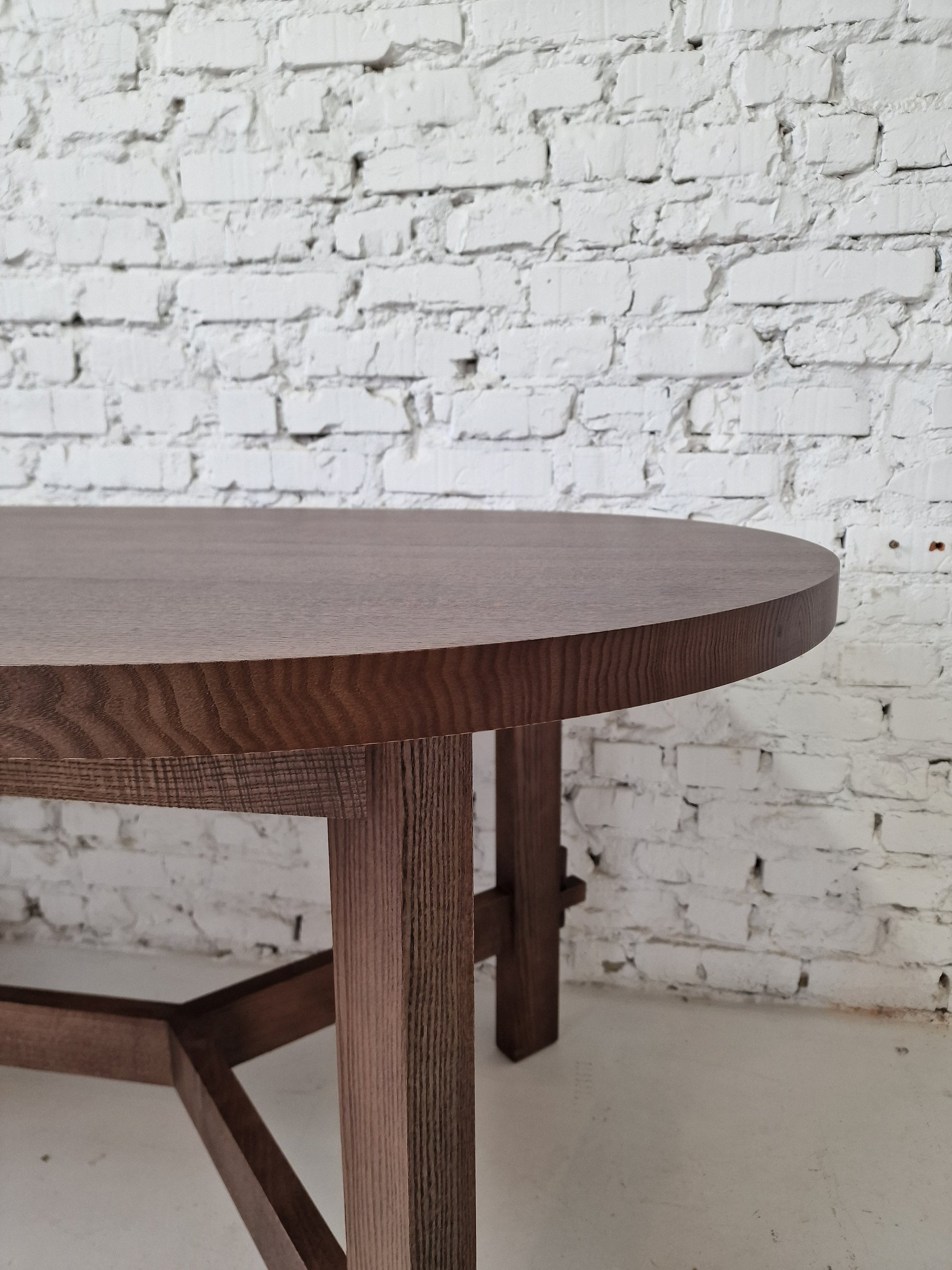 Lewis Extendable Dining Table in Solid Oak | S10Home