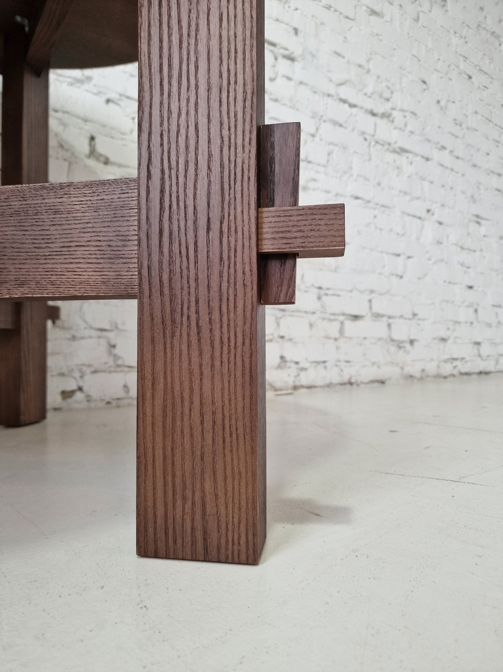 Lewis Extendable Dining Table in Solid Oak | S10Home