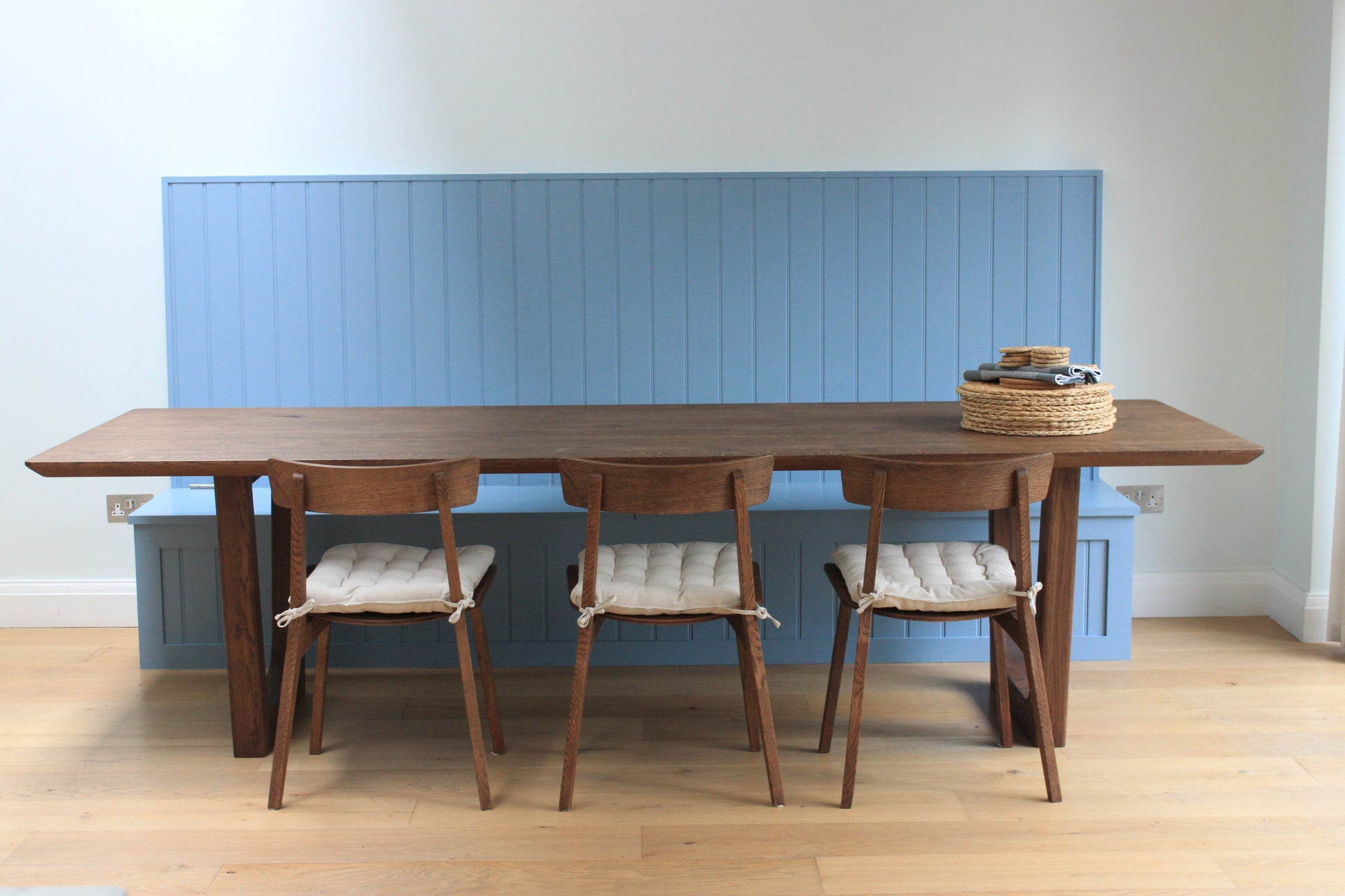 Lilian Extendable Dining Table in Solid Oak | S10Home