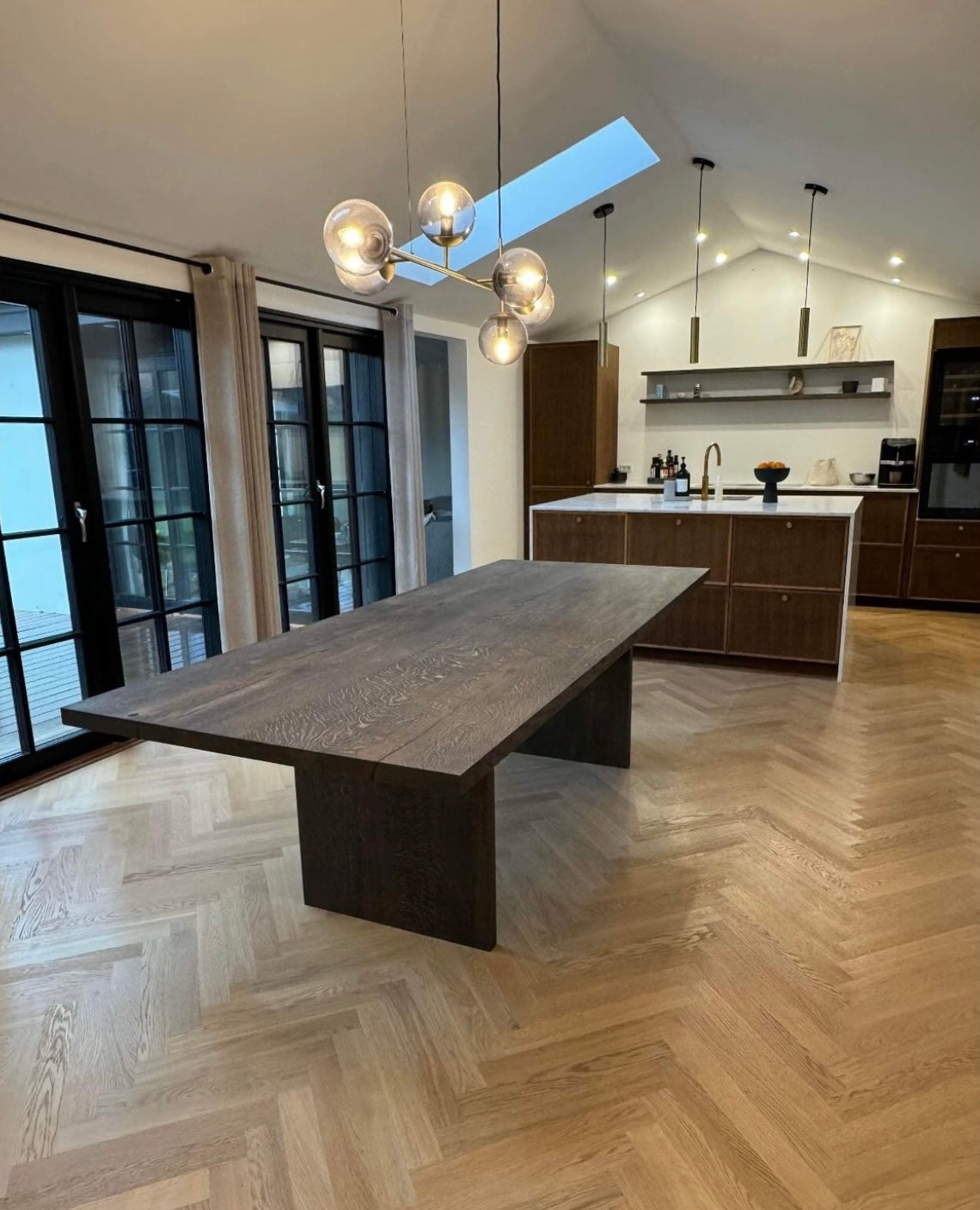 Windsor Extendable Oak Dining Table | Solid Wood | S10Home