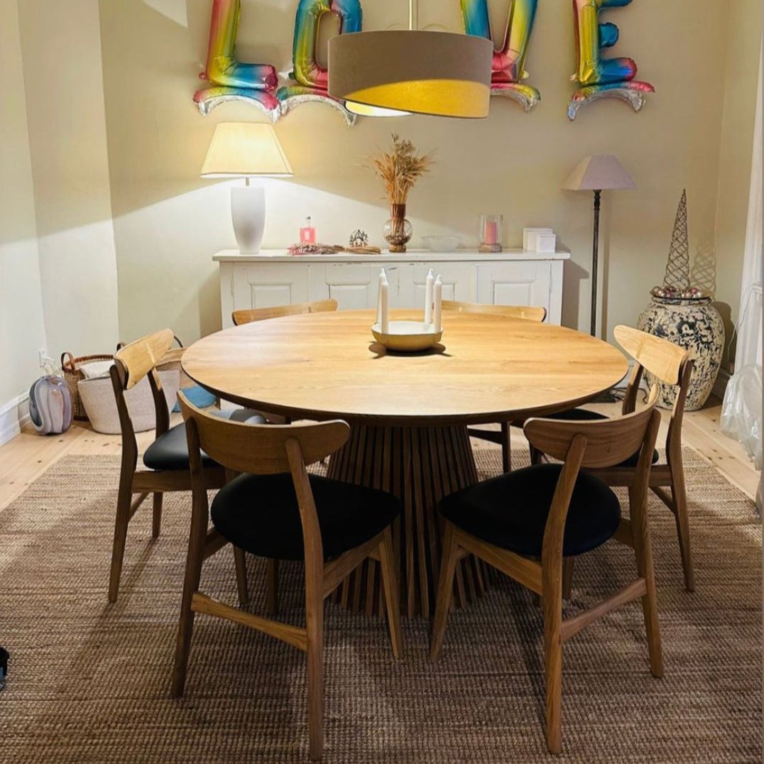 Vivien Extendable Round Oak Dining Table | S10Home