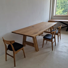 Clara Extendable Oak Dining Table | Solid Wood | S10 Home