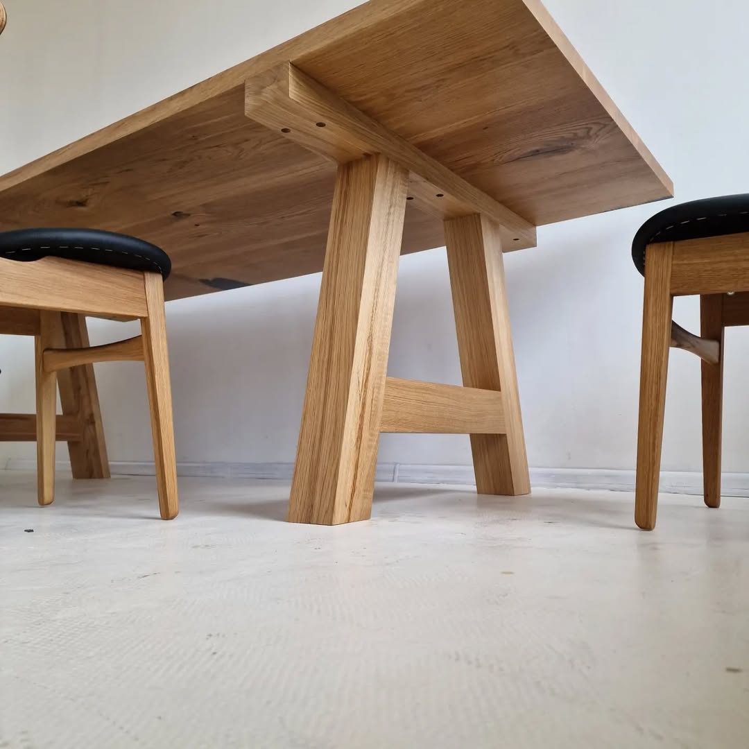 Clara Extendable Oak Dining Table | Solid Wood | S10 Home