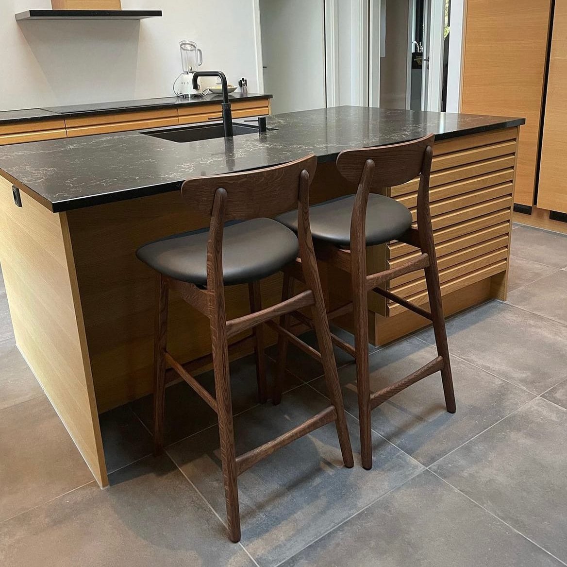 Eva Oak Bar Stool | S10Home