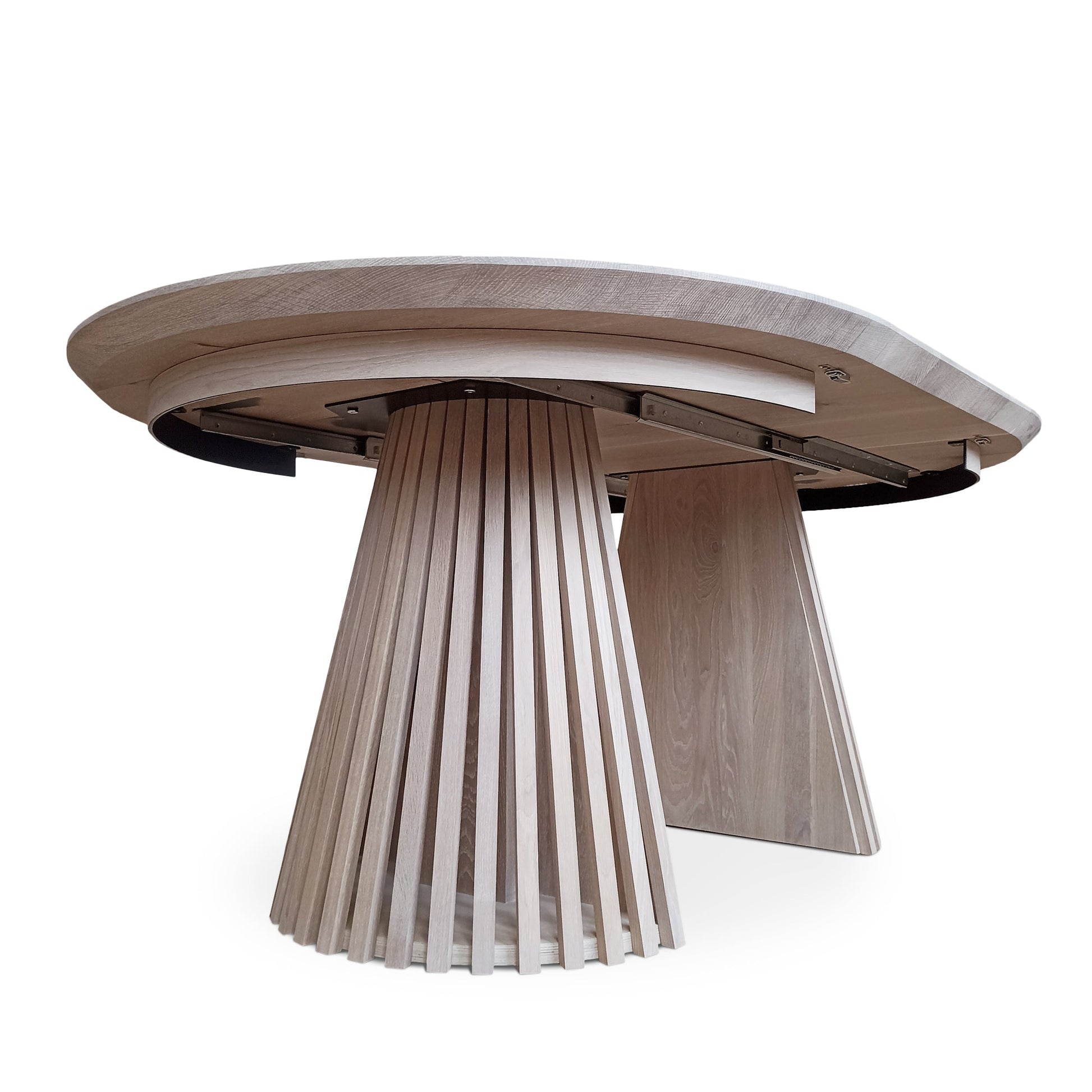 Vivien Extendable Round Dining Table in Cotton Oak 