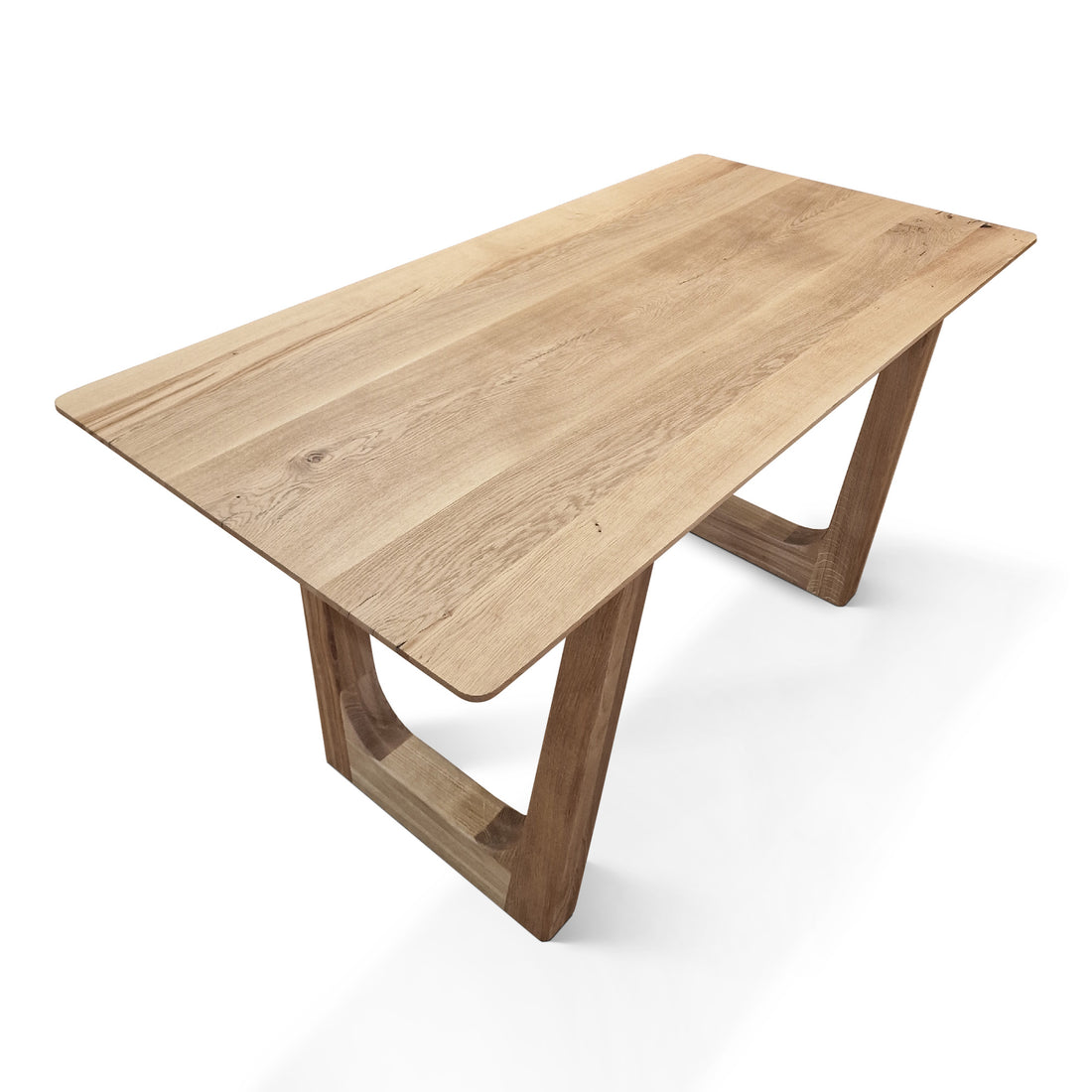 Lilian laajennettava ruokapöytä kiinteässä tammessa