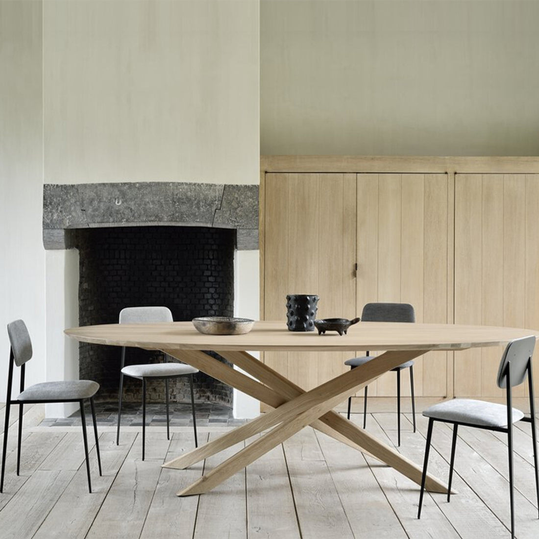 Gigi Oval Table S2